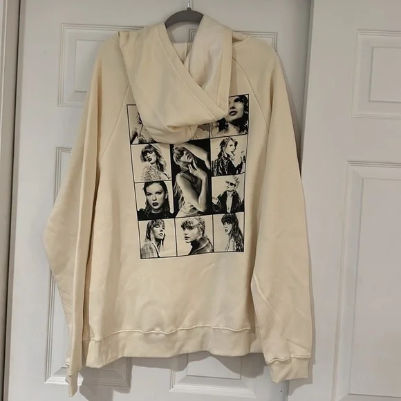 OFFICIAL Taylor swift beige tour sweatshirts size L